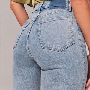 NWT Abercrombie 90’s Ultra high rise Jeans